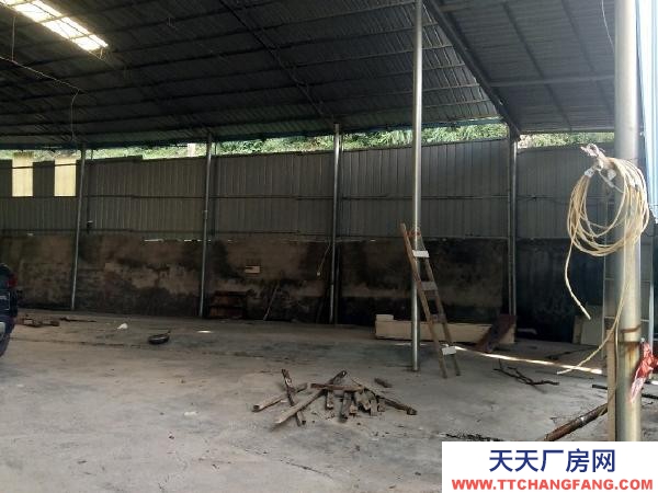 懷化市鶴城區(qū) 老廠房,年租金可收5萬八。現(xiàn)忍痛出售。