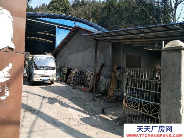 懷化市鶴城區(qū) 老廠房,年租金可收5萬八。現(xiàn)忍痛出售。