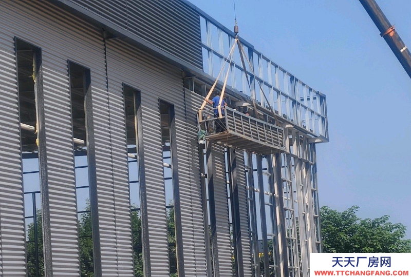 邢臺 任縣  (出售) 邢臺市任縣標準廠房層高12米可上十噸天車