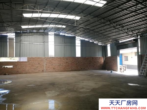 永州市祁陽區廠房出租 四周用紅磚砌墻2.5米高，周圍彩瓦封邊光線好