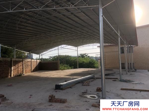 永州市祁陽區廠房出租  該廠房位于長虹街道與盤龍西路交叉路口，原房東新建一手廠房。