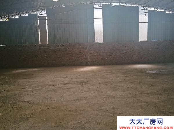 永州市祁陽區廠房出租 四周紅磚砌圍墻，高5米，電動卷扎門，