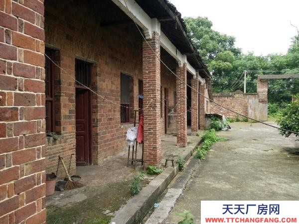 永州市祁陽區廠房出租 廠房倉庫出租:祁陽市觀音灘322國道旁,四周有圍墻,交通便捷