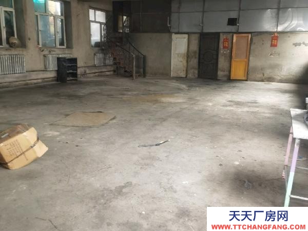 道里可做庫(kù)房，小型加工廠，有上下水，動(dòng)力電。