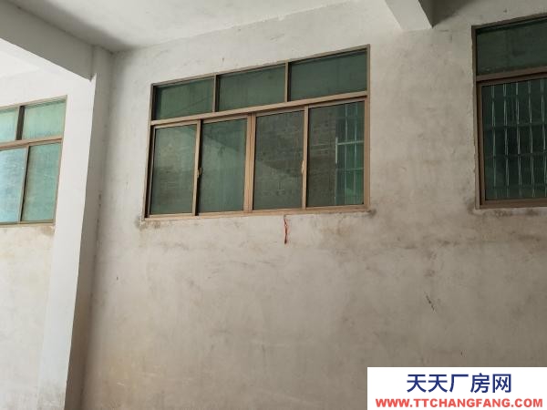 永州市寧遠物資倉庫 層高4.5米寬8米深20米，可以作為小型倉庫或小型加工廠。