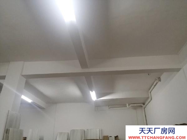 永州市道縣物資倉庫 可以做倉庫，工廠，交通方便，好停車。，