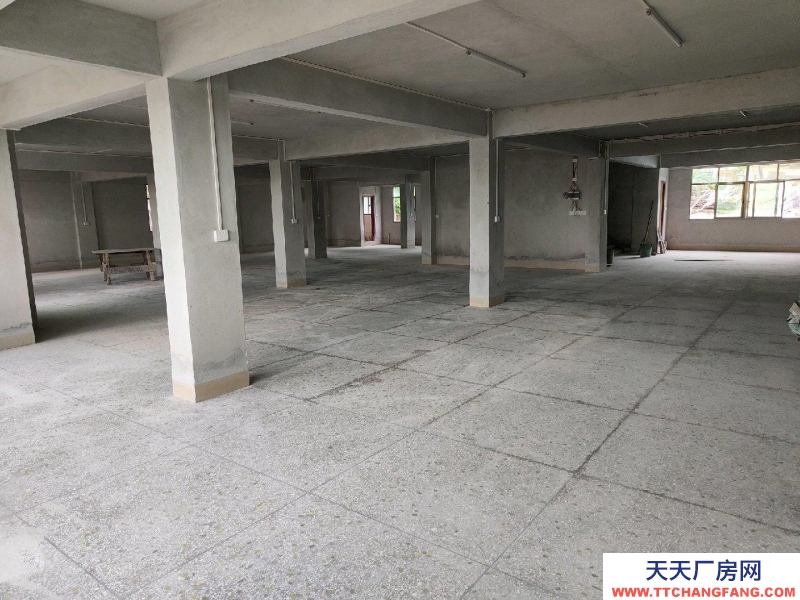 (出租) 梅州興寧交通便利，店門口有380平方停車位可五金機(jī)電加工