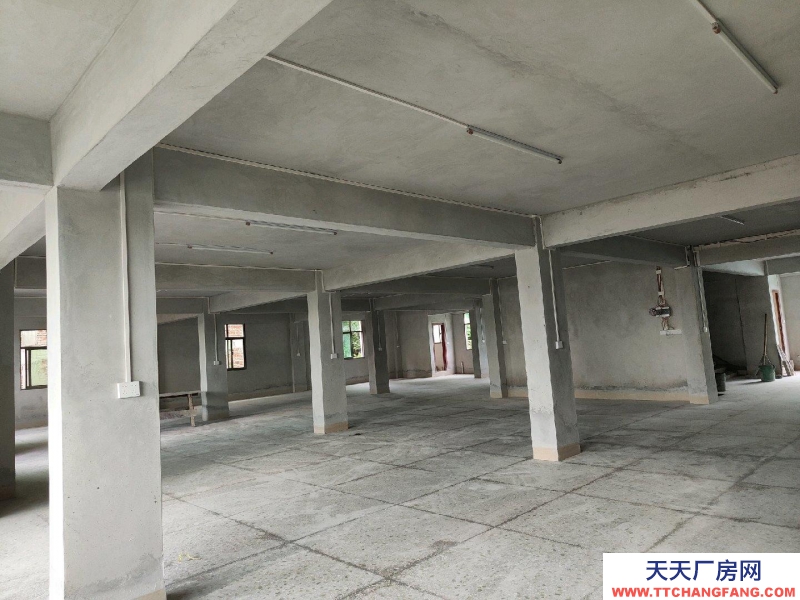 (出租) 梅州興寧交通便利，店門口有380平方停車位可五金機電加工