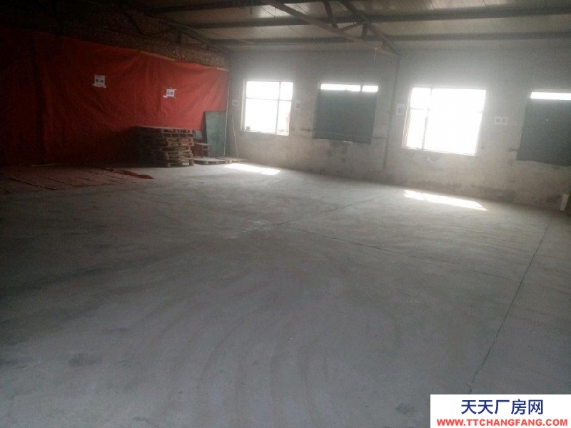 張家口 橋東 食用動(dòng)物油脂廠房(出租) 王家寨有190平米，110平米，還有一個(gè)三間平房的小獨(dú)院。