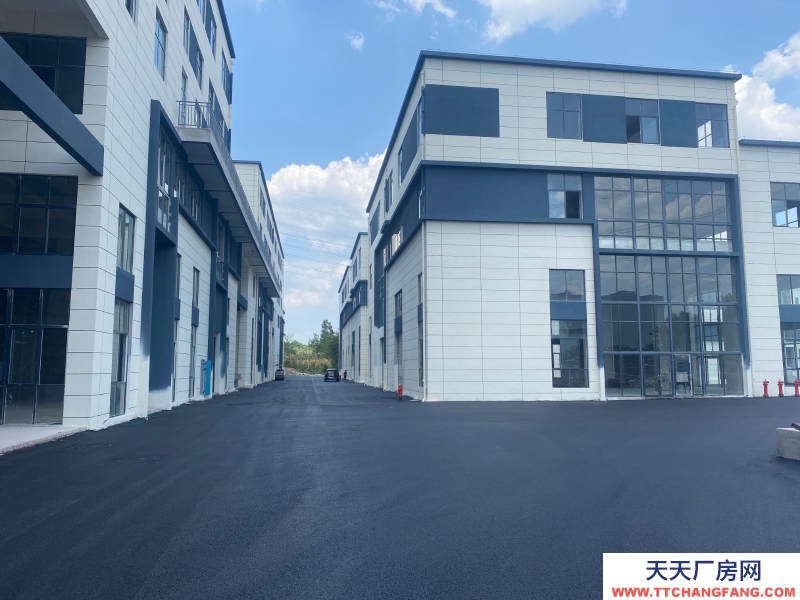 1396m2高標準工業(yè)廠房。低價現(xiàn)房。價格可面議。