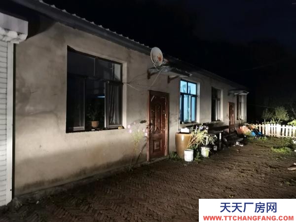 松北民房80米車(chē)庫(kù)30米 可存放物品