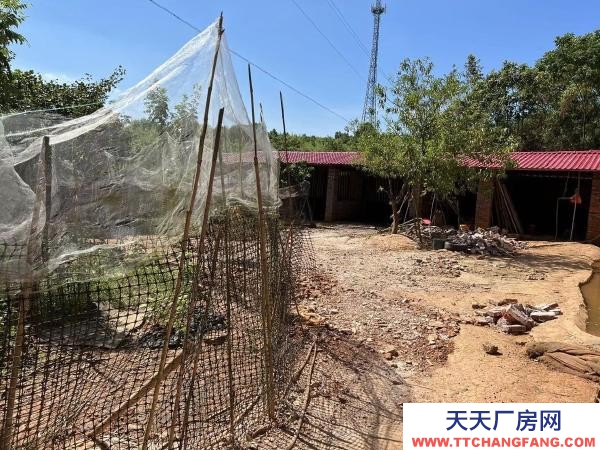 婁底市雙峰機加工廠房 寶地，四弄兩層，整體出租前后都有大坪，整體長期出租