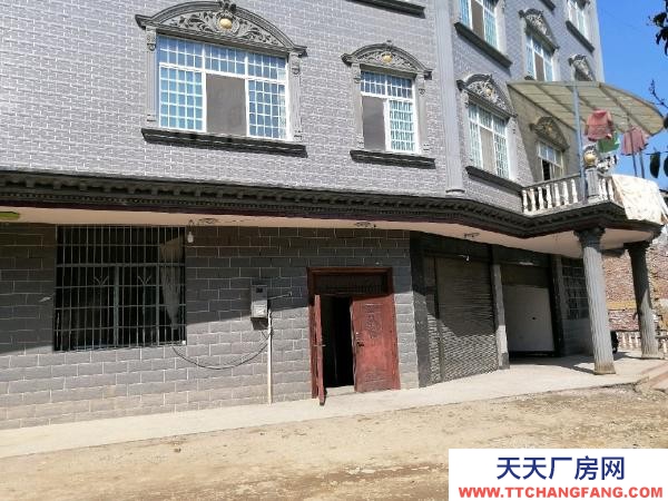 婁底市漣源物資倉庫 交通方便，位置好，門前有個大坪方便停車。