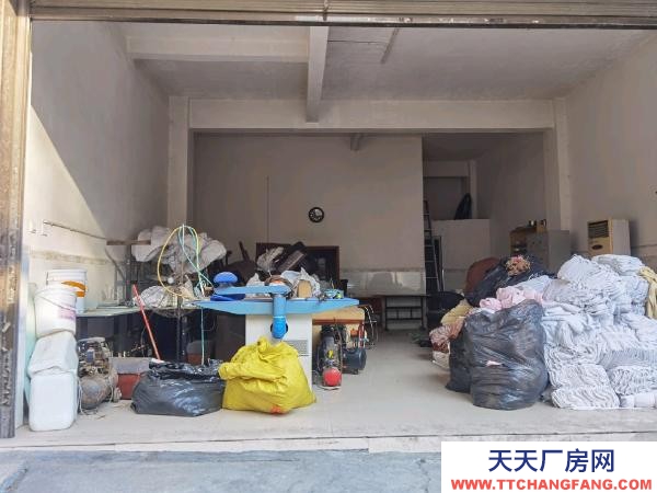 湘西市吉首物資倉庫 樓房共六層，該房位于底層，與桐油坪村平層。二樓臨街。