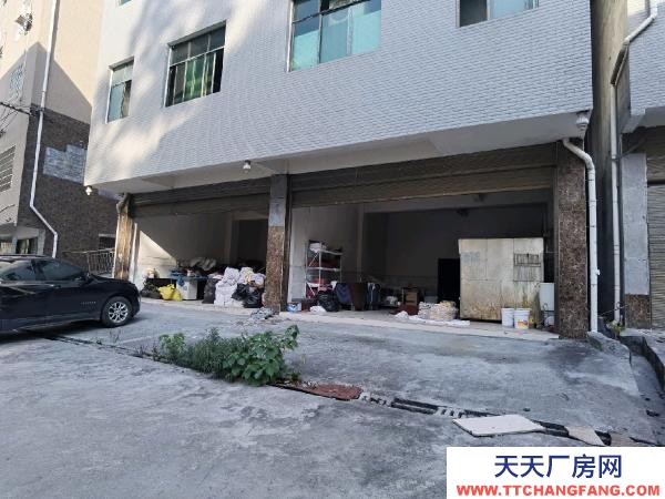 湘西市吉首物資倉庫 樓房共六層，該房位于底層，與桐油坪村平層。二樓臨街。