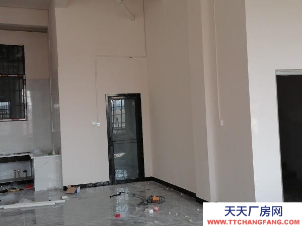 湘西市龍山肉制品廠房  有停車場，可做廠房，培訓班，網吧，倉庫等