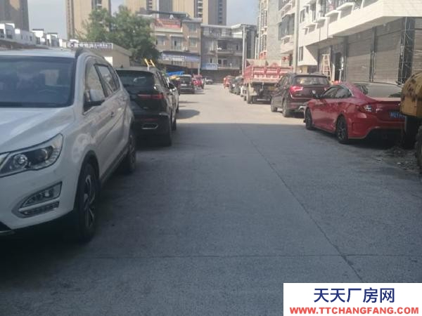 湘西市龍山資倉庫 停車方便，前后門面，后面帶平壩可用