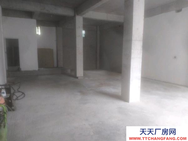 湘西市保靖物資倉庫 私人住宅，交通方便，合適做門面及倉庫