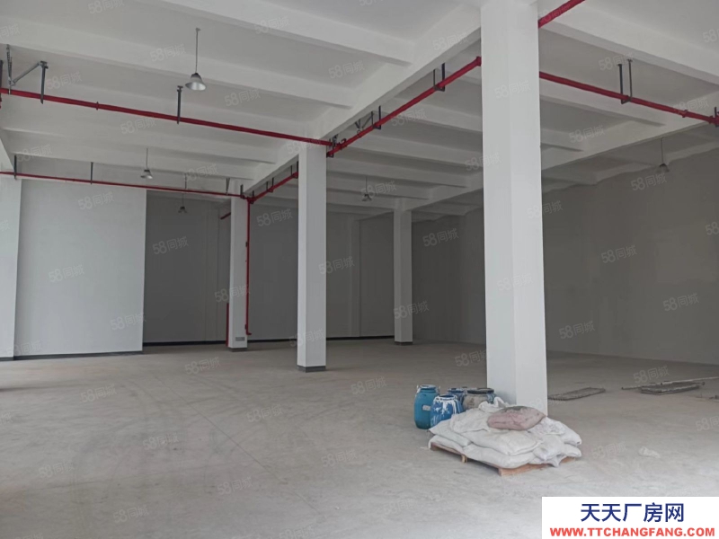 金華市金東(出售) 現房，現房三層半帶露臺，價格便宜 買了就能搬進去。余量不多機械制造