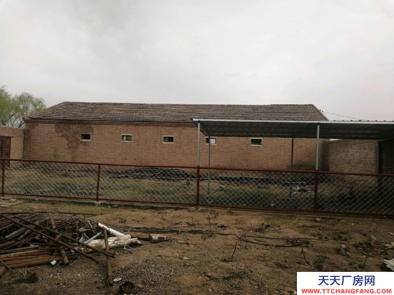 (出售) 土默特左旗養(yǎng)殖場出售出租，另有它項，將4畝大院低價出售。