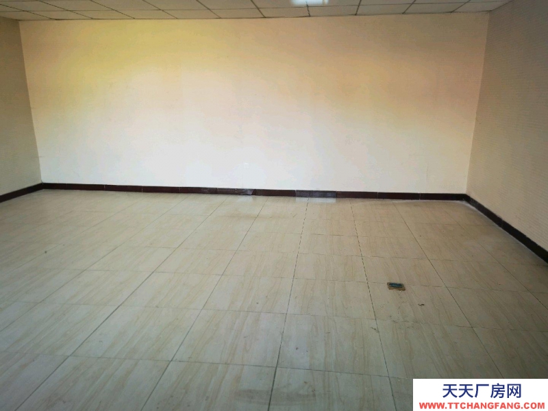 (出租) 武川飼料加工廠 交通方便，出行方便。