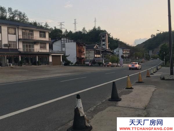 張家界市永定物資倉庫 位于張花高速西出口500處，地理位置優越