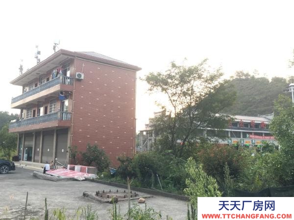 張家界市永定物資倉庫 位于張花高速西出口500處，地理位置優越