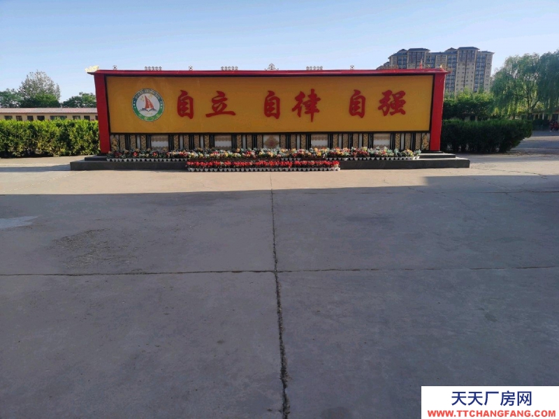 張家口 蔚縣糧食加工品廠房 (出租) 房屋2百間，大院30畝，集體供暖