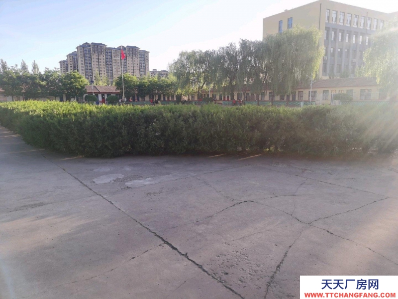 張家口 蔚縣糧食加工品廠房 (出租) 房屋2百間，大院30畝，集體供暖