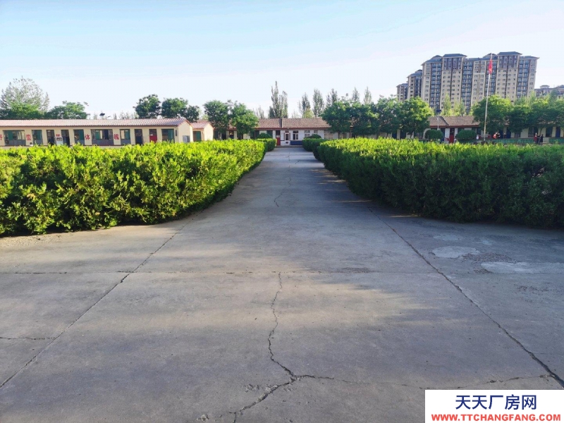 張家口 蔚縣糧食加工品廠房 (出租) 房屋2百間，大院30畝，集體供暖