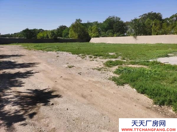 銀川市興慶機(jī)加工廠房 場(chǎng)地大，適合放各種大件交通方便