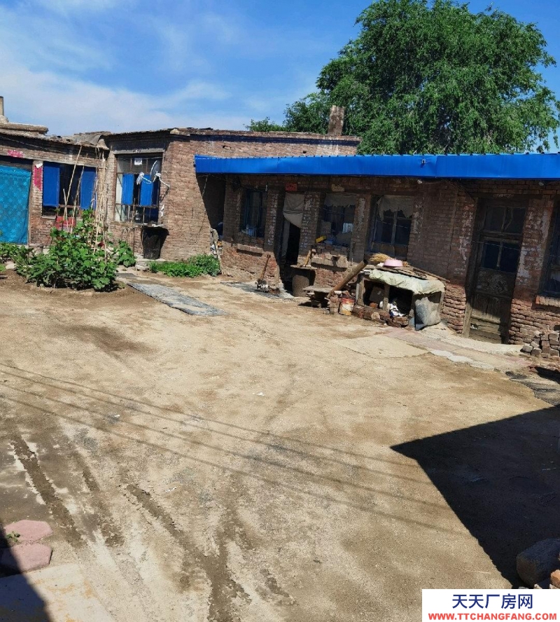 (出售) 包頭該大院可老年、可置換樓房，小型養殖、小手工作坊、等。