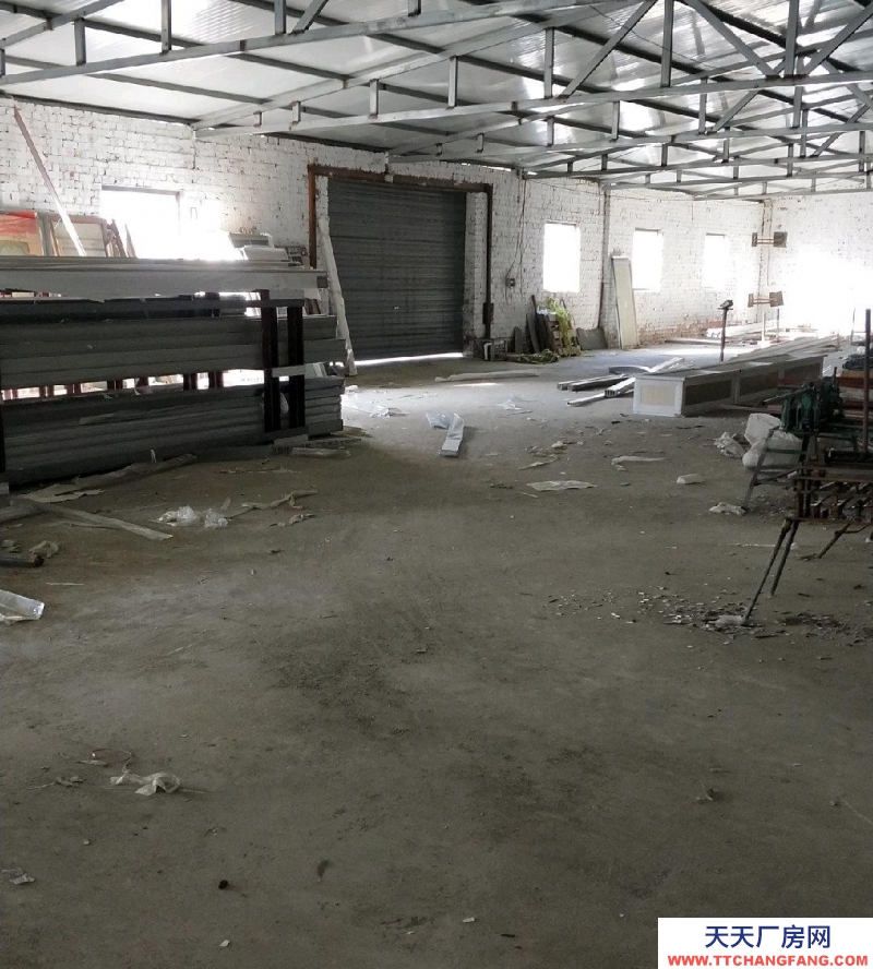 (出租) 東河區(qū)，紅星美凱龍佳美建材城旁邊，機(jī)械廠房庫(kù)房大院出租。