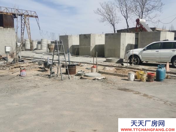 銀川市賀蘭機加工廠房 廠地屬于建設(shè)用地，可建庫房，可租賃，可放置。