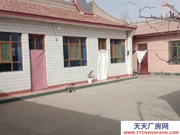 銀川市賀蘭機加工廠房  急用錢，現將自家農村院子出售，可建大棚庫房，需要老板聯系