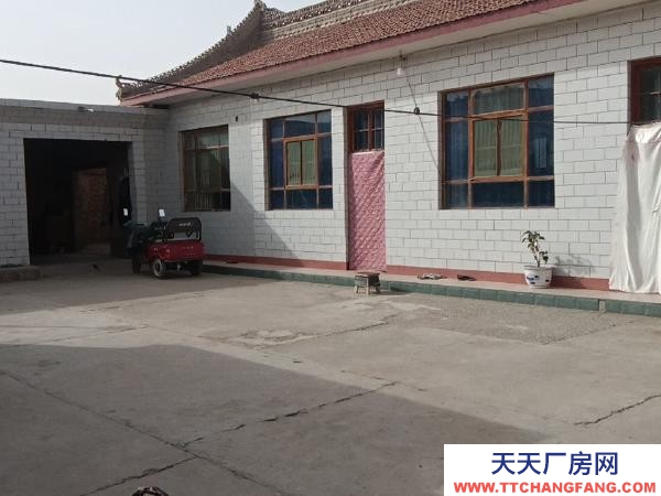 銀川市賀蘭機(jī)加工廠房  急用錢，現(xiàn)將自家農(nóng)村院子出售，可建大棚庫(kù)房，需要老板聯(lián)系