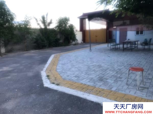 銀川市賀蘭機(jī)加工廠房  八畝大的可建設(shè)用地，也可生產(chǎn)。低價(jià)轉(zhuǎn)讓。