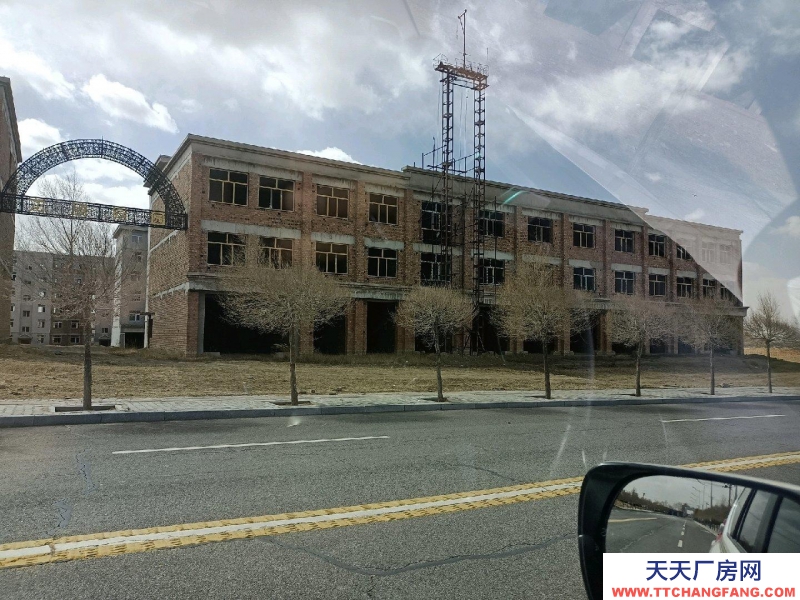 (出售) 包頭養(yǎng)殖場(chǎng)土地4000平米已建房屋2千平米道路方便大車(chē)出入