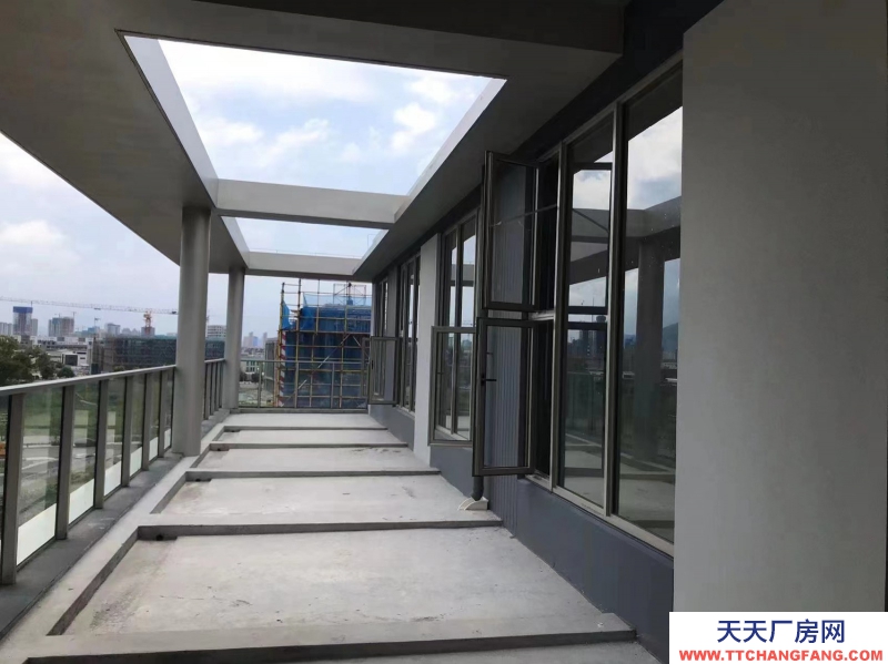 獨棟雙拼廠房，小面積戶型。