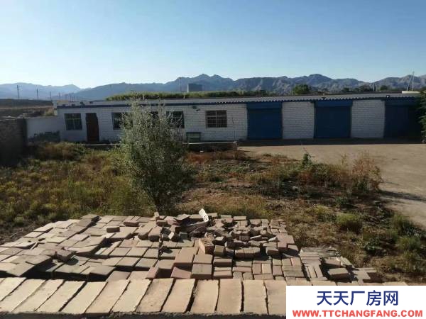 石嘴山市大武口加工廠房 郊區廠房大院，三個庫房，一套平房(三室兩廳)，具體價格面議