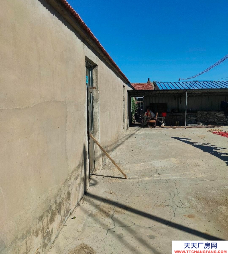 (出租) 通遼院內(nèi)寬敞，帶廁所，有三相電，有水，可進(jìn)大車。