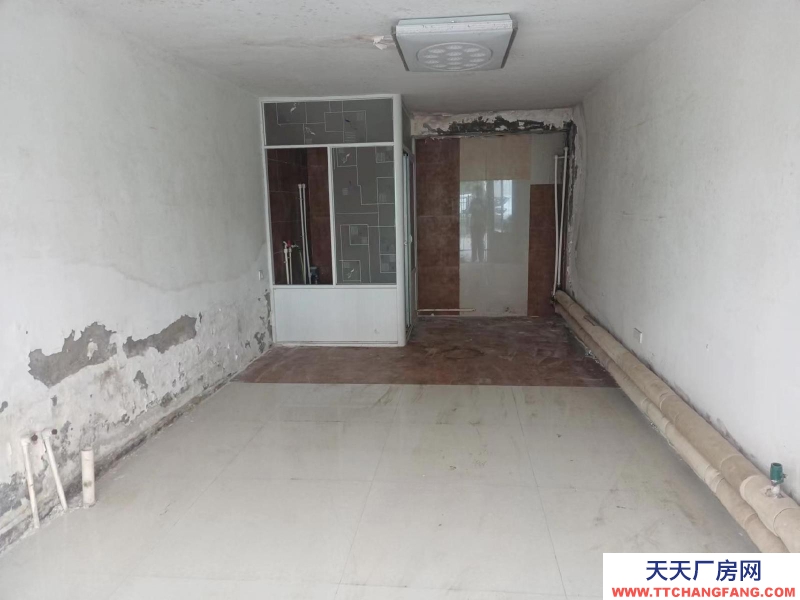 (出租) 通遼倉庫有熱，有上下水，24平，可以半年付，月租500，位置好。