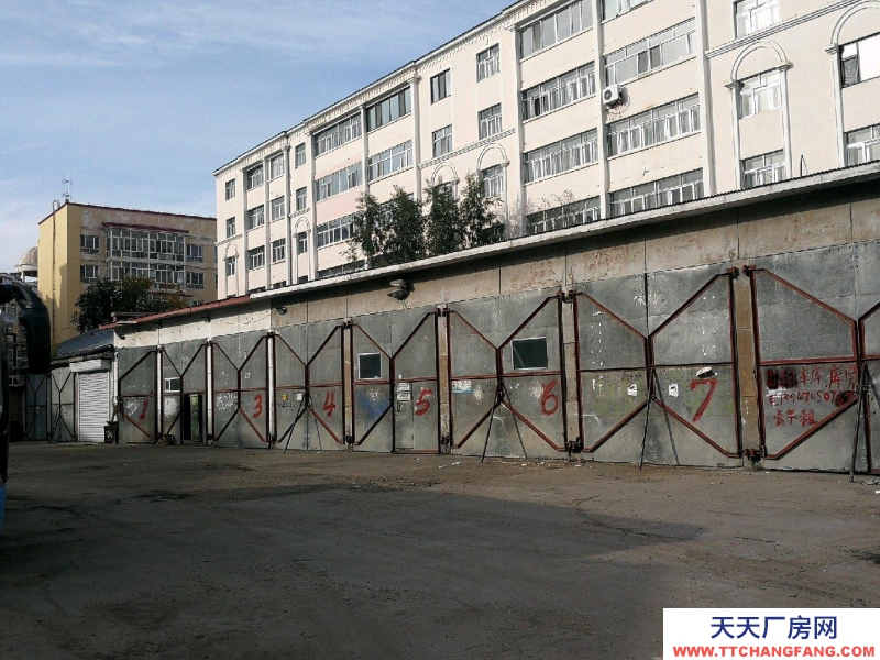 (出售)海拉爾 老客運(yùn)站院內(nèi)高舉架大型車庫