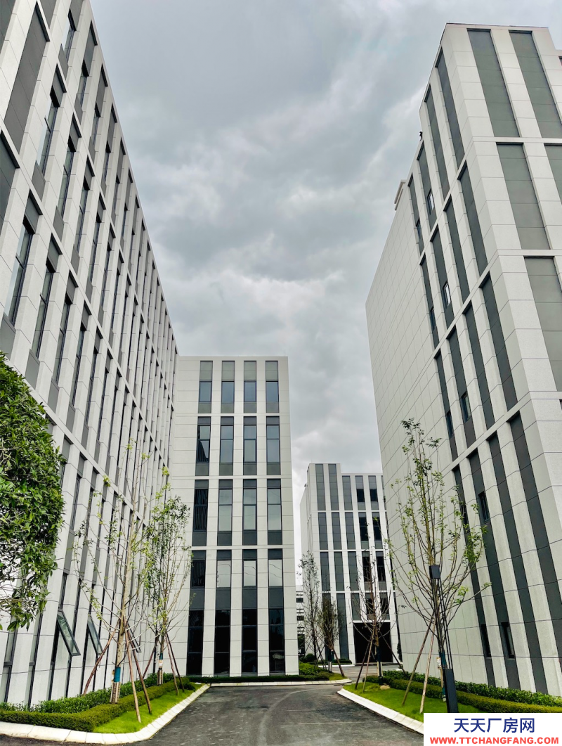 出售|臨龍泉經(jīng)開區(qū)獨棟框架廠房可生產(chǎn)研發(fā)辦公一體，環(huán)境非常贊