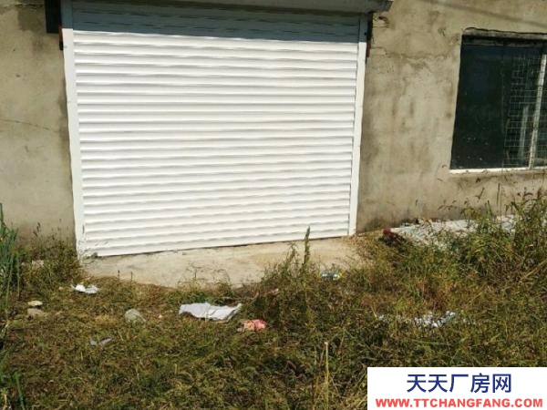 前進大廟南側，江南府邸對面新立屯。倉庫