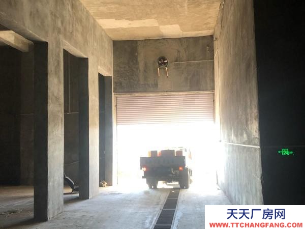 桃山恒溫庫，冬暖夏涼。不用取暖費。適合各類商品儲存。