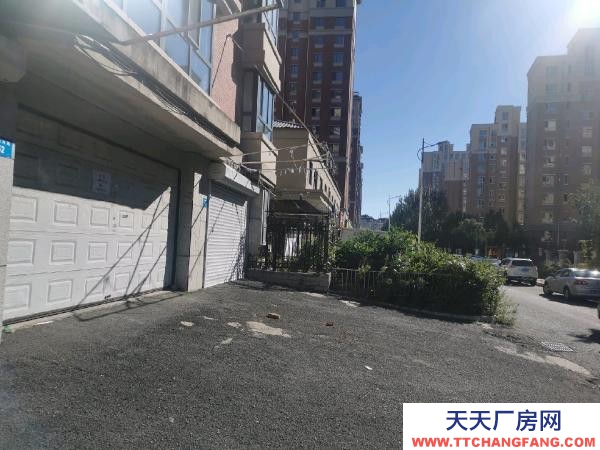 東安江南烏蘇里路百好花園小區與綠地小區之間