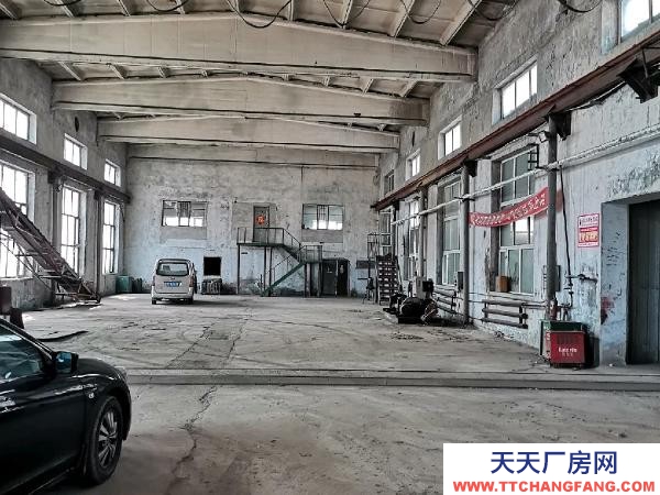 陽明有3個機械廠房。在一個大院里。有些設備可以使用