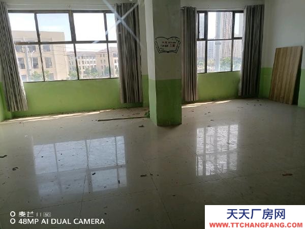 贛州市瑞金機加工廠房 六中對面，紅井北安置區(qū)，臨街店面的第二層