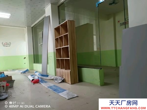 贛州市瑞金機(jī)加工廠房 六中對(duì)面，紅井北安置區(qū)，臨街店面的第二層